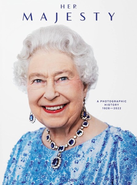 Фото Her Majesty. A Photographic History 1926-2022